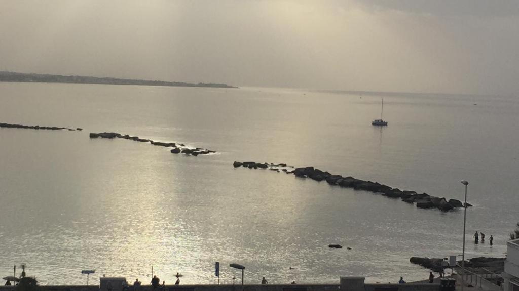 La Mia Terrazza Sul Mare - Mared'Amare Apartman Bari Kültér fotó