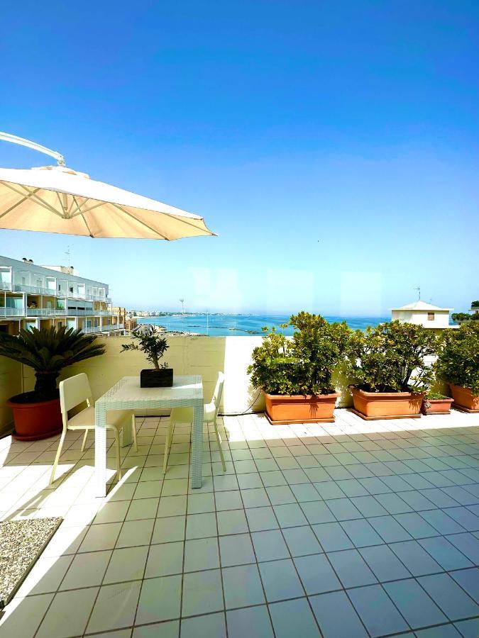 La Mia Terrazza Sul Mare - Mared'Amare Apartman Bari Kültér fotó