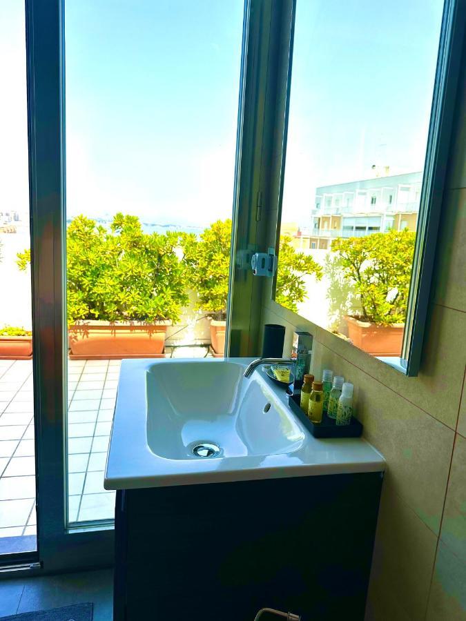 La Mia Terrazza Sul Mare - Mared'Amare Apartman Bari Kültér fotó