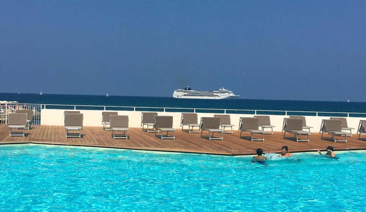 La Mia Terrazza Sul Mare - Mared'Amare Apartman Bari Kültér fotó